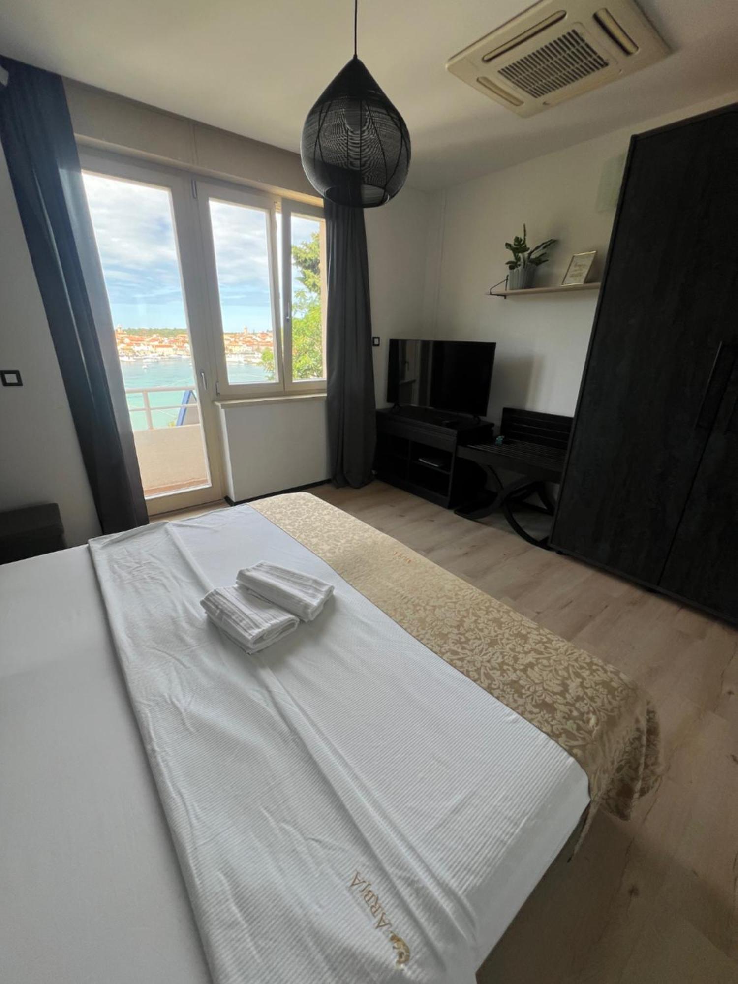 Villas Arbia - Magdalena By The Beach Banjol Exterior photo
